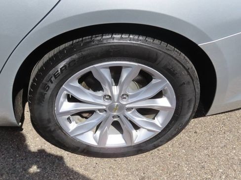 Used 2019 Chevrolet Malibu LT FWD image 14