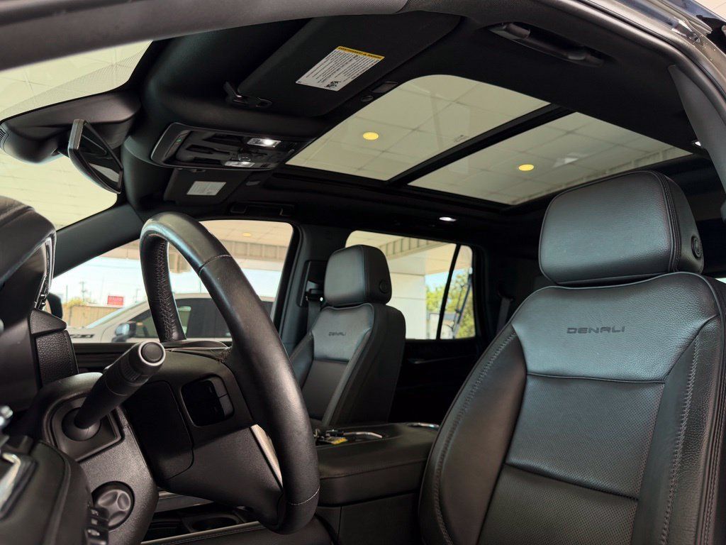 Used 2023 GMC Yukon Denali AWD/4WD image 15