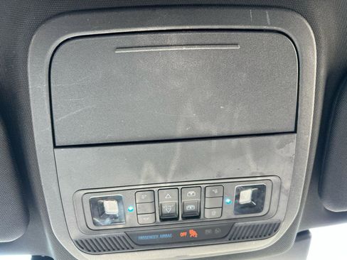 Used 2020 Ford Explorer XLT w/ Equipment Group 202A AWD/4WD image 13