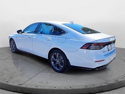 Certified 2025 Honda Accord EX-L image 4