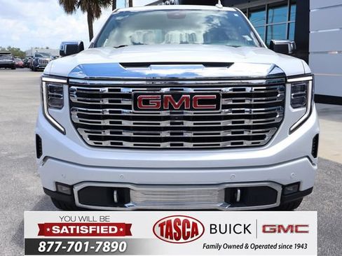 Used 2022 GMC Sierra 1500 Denali AWD/4WD image 3