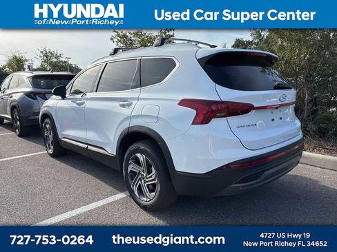 Used 2023 Hyundai Santa Fe SEL FWD image 2