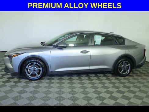 Used 2025 Kia K4 FWD image 4