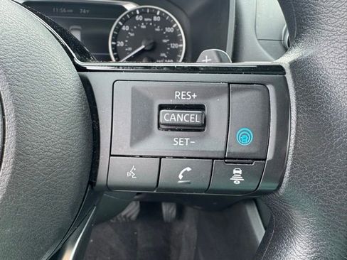 Used 2023 Nissan Rogue SV image 15