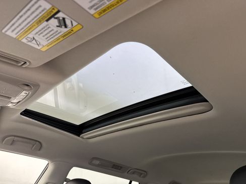 Certified 2022 Nissan Armada SL image 21