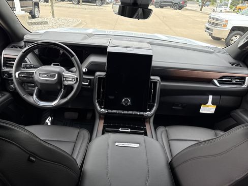 New 2026 GMC Yukon Denali AWD/4WD image 16