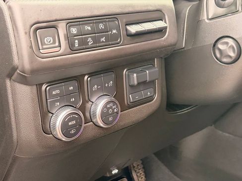 Used 2023 GMC Yukon XL Denali Ultimate AWD/4WD image 21