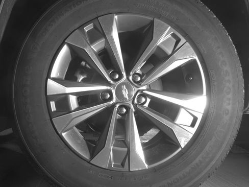 Used 2025 Chevrolet Equinox LT FWD image 14