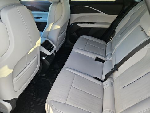 New 2026 Cadillac Lyriq Luxury w/ LPO, Floor Liner Package AWD/4WD image 20