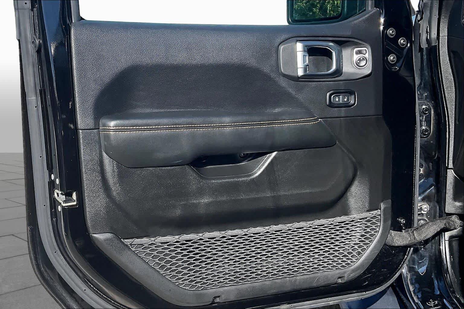 Used 2024 Jeep Wrangler Unlimited Sahara AWD/4WD image 20