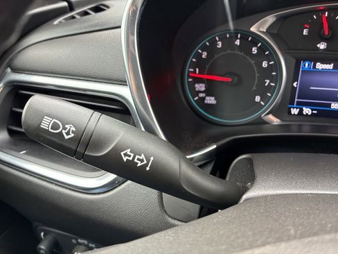 Used 2019 Chevrolet Equinox LT image 18