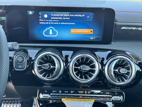 New 2025 Mercedes-Benz CLA 35 AMG 4MATIC image 27