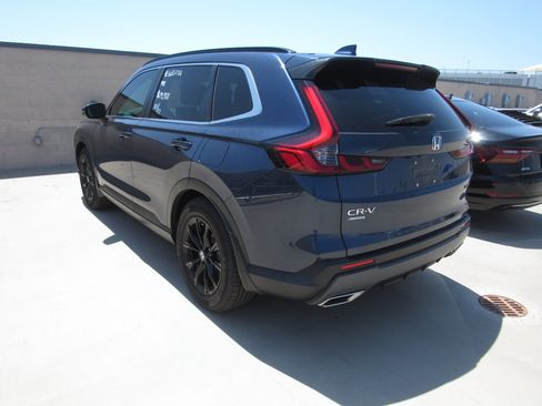 Used 2023 Honda CR-V Sport image 4