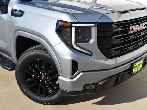 New 2026 GMC Sierra 1500 Elevation w/ LPO, Elevation Black Package image 3