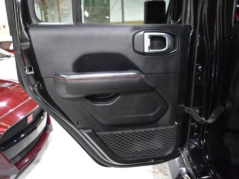 Used 2018 Jeep Wrangler Unlimited Rubicon image 45