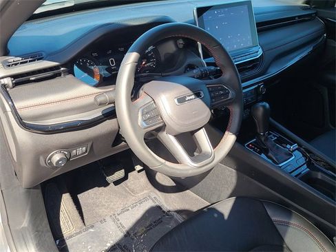 Used 2024 Jeep Compass Trailhawk image 20