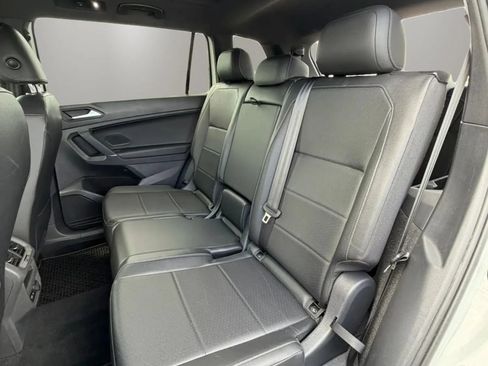 Used 2020 Volkswagen Tiguan SE R-Line w/ 3rd Row Seat Package AWD/4WD image 12