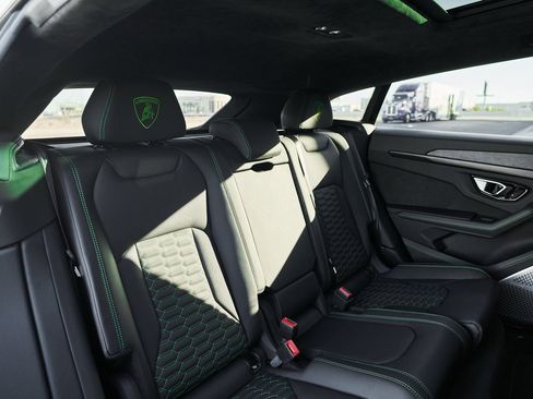 Used 2021 Lamborghini Urus image 41