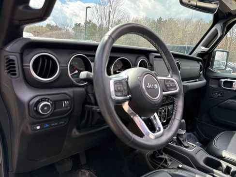 Used 2023 Jeep Wrangler Unlimited Sahara w/ Cold Weather Group AWD/4WD image 8