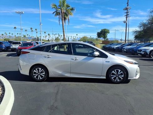 Used 2018 Toyota Prius Prime image 10