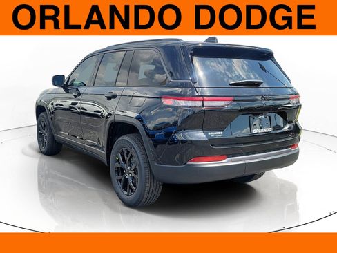 New 2026 Jeep Grand Cherokee Altitude RWD image 3