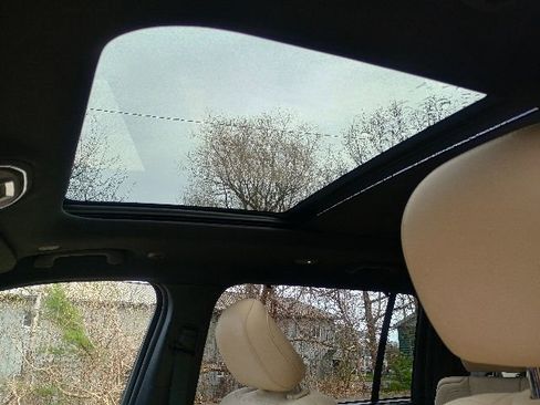 Used 2023 Jeep Grand Cherokee L Limited w/ Luxury Tech Group II AWD/4WD image 27