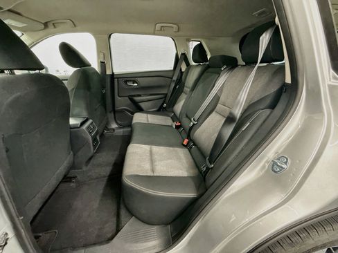 Used 2025 Nissan Rogue SV FWD image 28