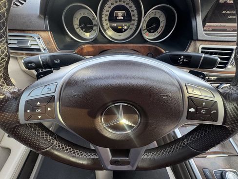 Used 2014 Mercedes-Benz E 350 4MATIC Sedan image 35