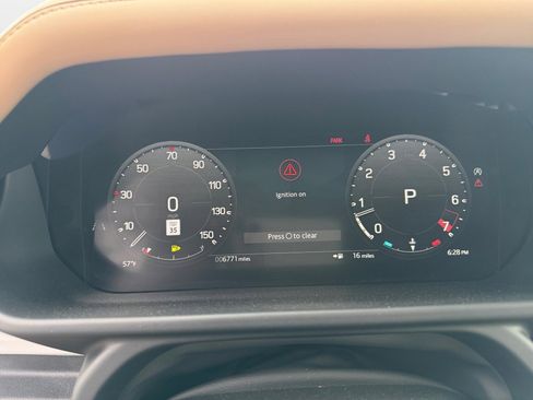 Used 2025 Land Rover Defender 110 S image 11