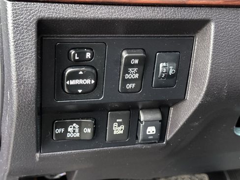 Used 2016 Toyota Tundra Limited w/ Exterior Package image 28