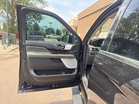 Used 2023 Lincoln Navigator Black Label AWD/4WD image 10