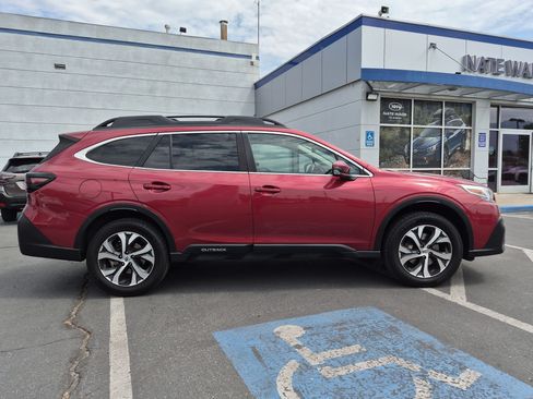 Used 2022 Subaru Outback Limited XT AWD/4WD image 2