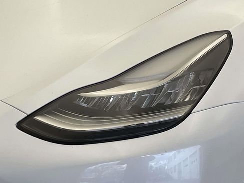 Used 2020 Tesla Model Y Long Range image 15