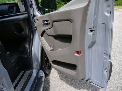 Used 2021 Ford Transit 150 Low Roof AWD image 33