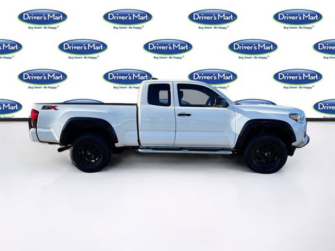 Used 2022 Toyota Tacoma SR w/ SX Package image 8