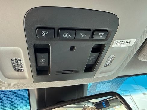 Used 2018 Toyota Camry XLE FWD image 30