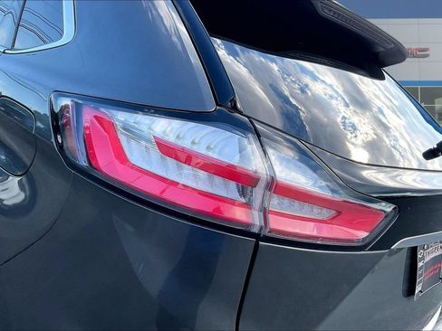 Used 2019 Ford Edge Titanium AWD/4WD image 23
