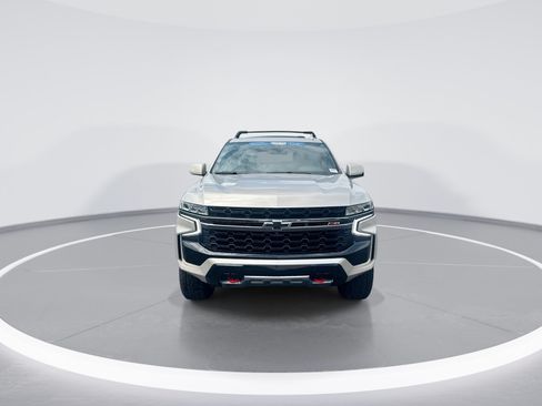 Used 2022 Chevrolet Tahoe Z71 w/ Luxury Package AWD/4WD image 3