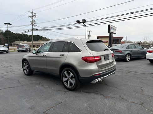 Used 2019 Mercedes-Benz GLC 300 4MATIC image 3