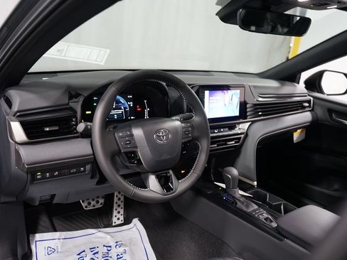 New 2026 Toyota Camry SE FWD image 11