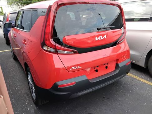 Used 2022 Kia Soul LX FWD image 6