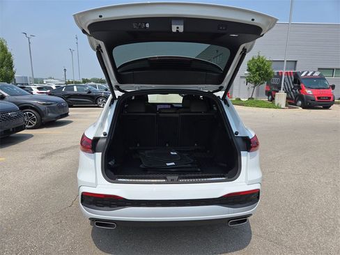 New 2025 Audi Q5 Premium image 25