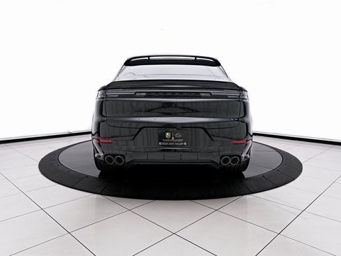 Used 2025 Porsche Cayenne GTS image 12