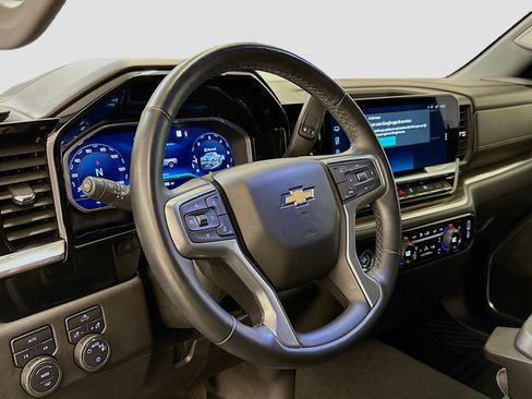 Used 2023 Chevrolet Silverado 1500 LT AWD/4WD image 18