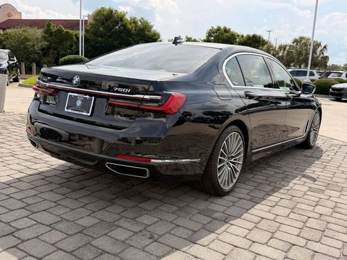 Used 2022 BMW 750i xDrive w/ Executive Package AWD/4WD image 9