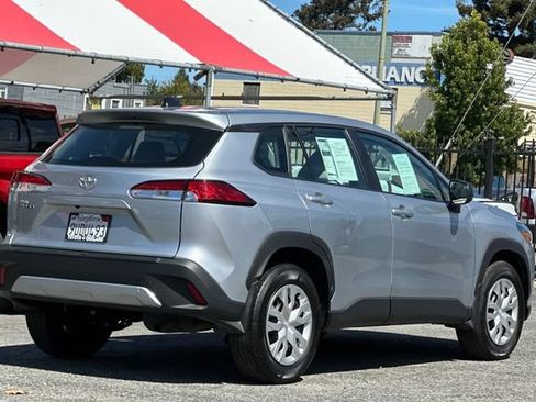 Used 2025 Toyota Corolla Cross L FWD image 4