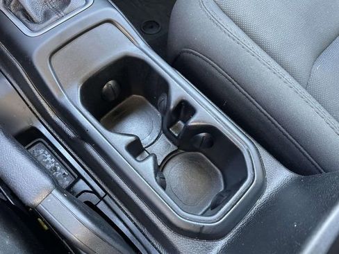 Used 2019 Jeep Wrangler Unlimited Sport S image 27