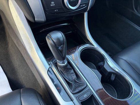 Used 2016 Acura TLX image 3