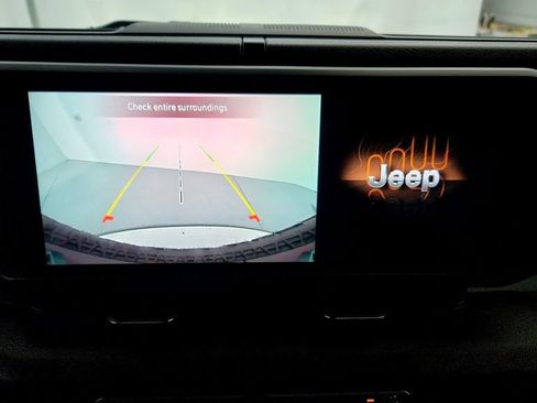 Used 2025 Jeep Wrangler Unlimited Sport AWD/4WD image 29