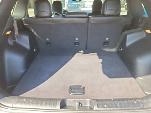 Used 2020 Jeep Cherokee Latitude Plus image 9